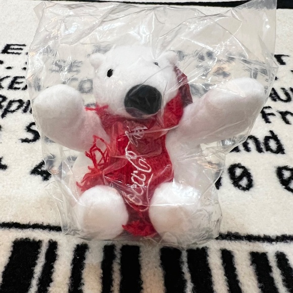 100% Authentic Coca Cola Merch Mini Polar Bear Plush Red Logo Scarf - Picture 7 of 7